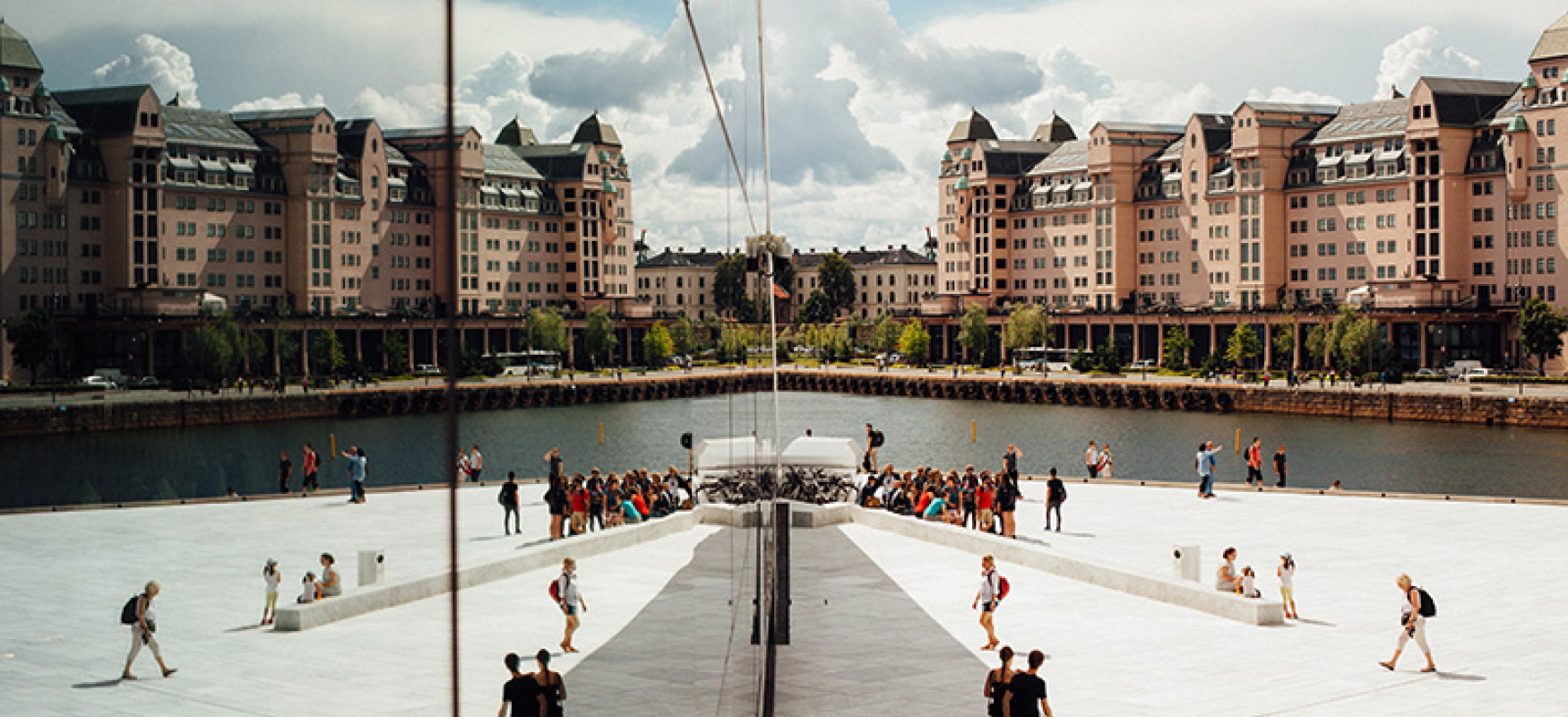 The Oslo Opera House with Havnelageret in the background.