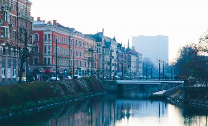 landscape of buildings and water in Malmö, Sweden