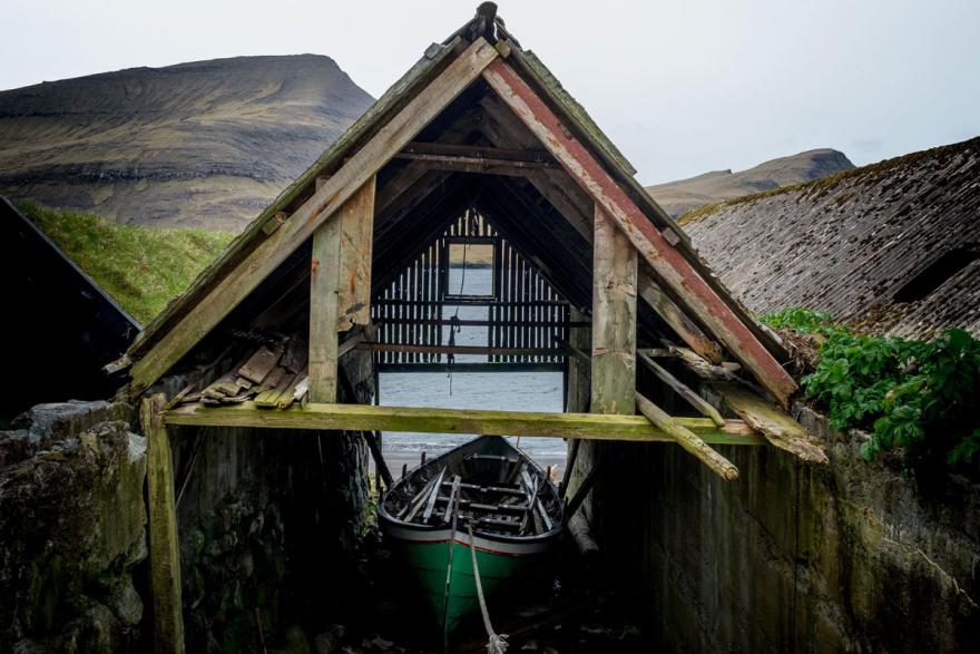 Meet Ópal – the world's first retrofitted plugin hybrid sail boat